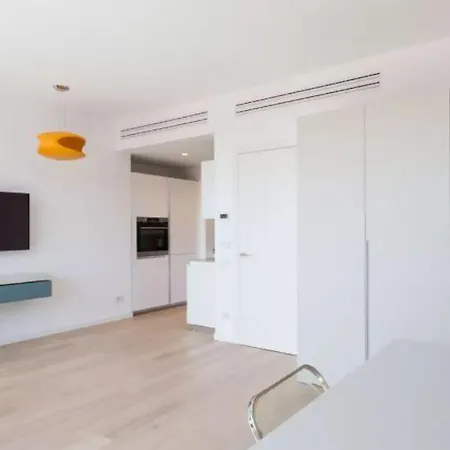 Elegant Aparment In Exclusive Downtown Tower